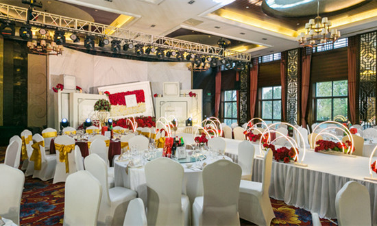 近八成受访青年支持举办极简婚礼 婚宴酒席行业发展现状及面临的挑战分析