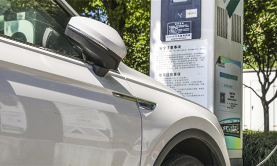 企业财报分析 小米集团2023年净利大增126.3%，汽车业务投入67亿元