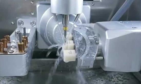 牙科CAM切削机行业发展前景趋势：未来将更注重个性化定制、智能化操作