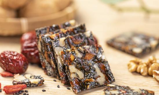 东阿阿胶营收突破47亿元 阿胶市场竞争及行业创新分析