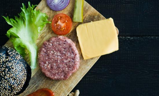 人造肉行业深度调研报告2024：人造肉普及市场的主要障碍是什么?