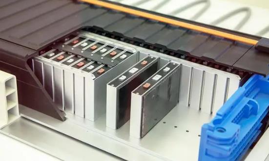 行业投资：至2030年全球动力电池市场装机规模将超过3TWh