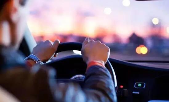 代驾行业市场前瞻与市场需求分析：将形成千亿级大市场