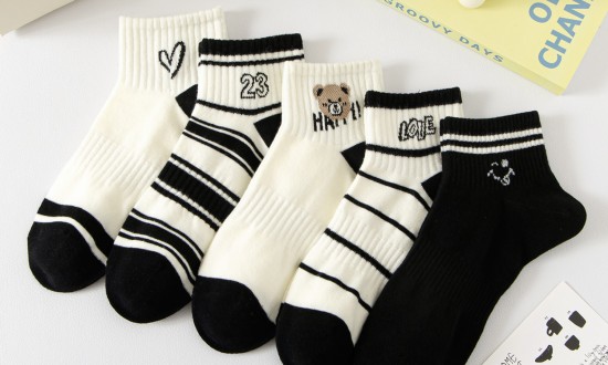 2024年中国袜子行业的产业链供需布局及市场发展现状