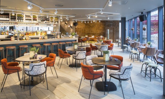 2024年休闲餐饮行业产业链的供需布局及市场发展现状