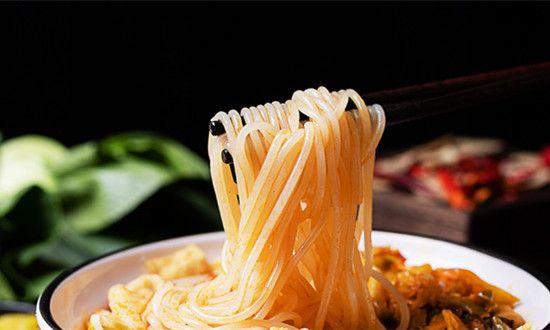 中国“嗦粉”经济兴起 米粉产业现状及未来市场机遇分析