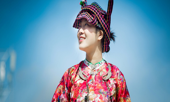 民族服装行业市场深度分析：壮族服饰出圈 成广西“Z世代”新国潮穿搭