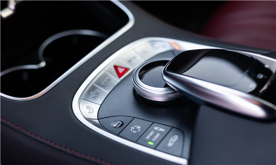 周鸿祎二手迈巴赫990万元被拍下 2024年全国二手车市场交易量分析报告