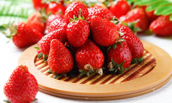 中国新鲜草莓行业：近10年间增长约97.28万亩，增幅约78.51%