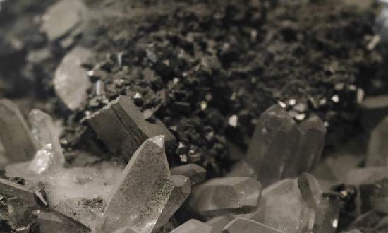 2024年蓝宝石行业应用状况及市场竞争分析