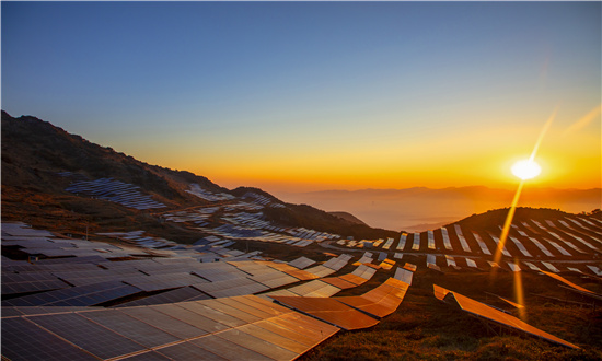 2024年碳酸锂行业深度调研 预计2024年全球碳酸锂供应量将超过90万吨