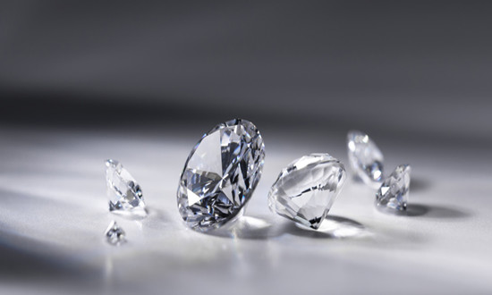 钻石行业市场深度调研：黄金狂飙，钻石崩了