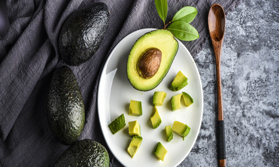 国内种植大规模化前夕，进口需求仍增长 2024牛油果行业市场发展前景预测