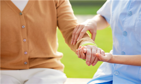 康复医疗行业市场分析全景调研 预计到2024年康复医疗市场规模将超1800亿元