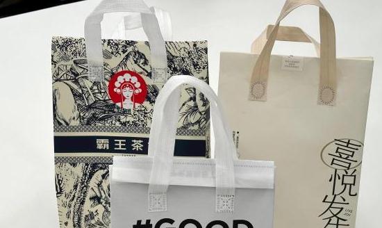 奶茶保温外卖袋爆改打工人日常通勤包火了，中国奶茶外卖保温袋行业分析