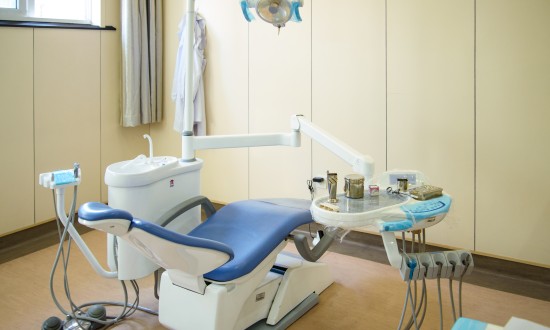 2024年中国口腔科用设备行业的产业链上下游结构及发展趋势分析