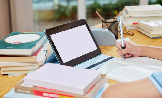 2024平板电脑行业发展现状及进出口市场分析