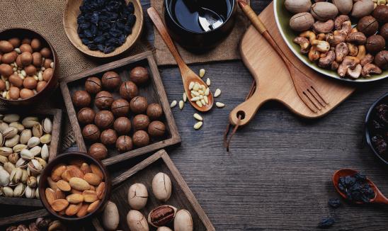 干果行业运行环境分析与上下游产业链构成