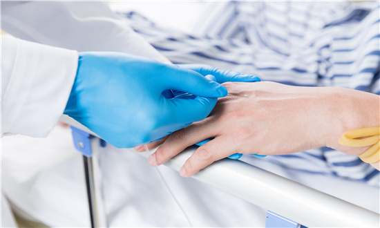 2024年大输液行业市场全景调研 大输液市场规模及竞争格局分析