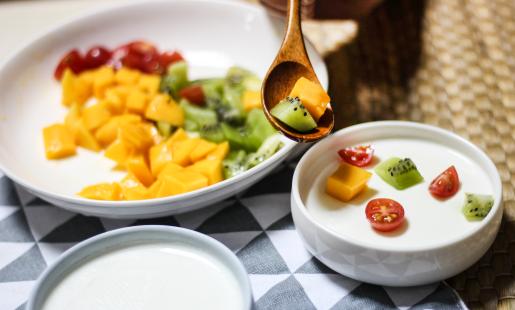 中国酸奶行业发展趋势及产业链构成