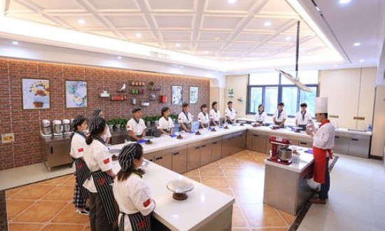 2024年餐点培训学校行业的产业链及投资趋势分析