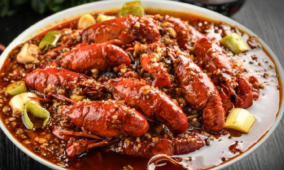 小龙虾行业市场深度分析：2024年预计全国小龙虾产量将达到300万吨