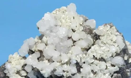 重晶石行业市场发展研究：预计到2028年全球重晶石市场规模达98.67亿元