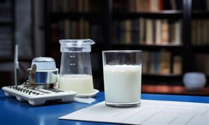 2026牛初乳产业：从“模糊地带”到“清晰赛道”的监管进化