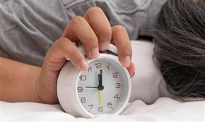 睡得晚和睡得少哪个更伤身体 睡眠健康危机:晚睡与少睡的双重挑战与破局之道